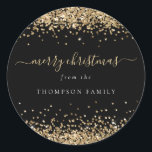 Adesivo Redondo Dourada Glitter Borders Nome Merry Christmas Black<br><div class="desc">Dourada Glitter Borders Nome Feliz Natal Preto. Um brilho na borda está no topo e no fundo, e Feliz Natal está em um script de escrita manual em preto clássico. Personalize facilmente o texto para seus próprios detalhes. Você também pode alterar as cores do texto e do plano de fundo...</div>