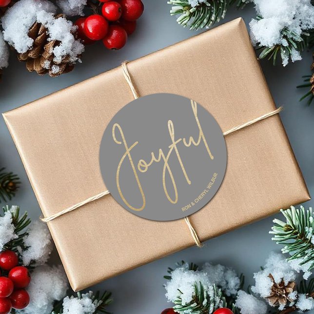 Adesivo Redondo Dourado JOYFUL no Natal da Cinza (JOYFUL in gold script on gray  Christmas 3" Round Stickers)