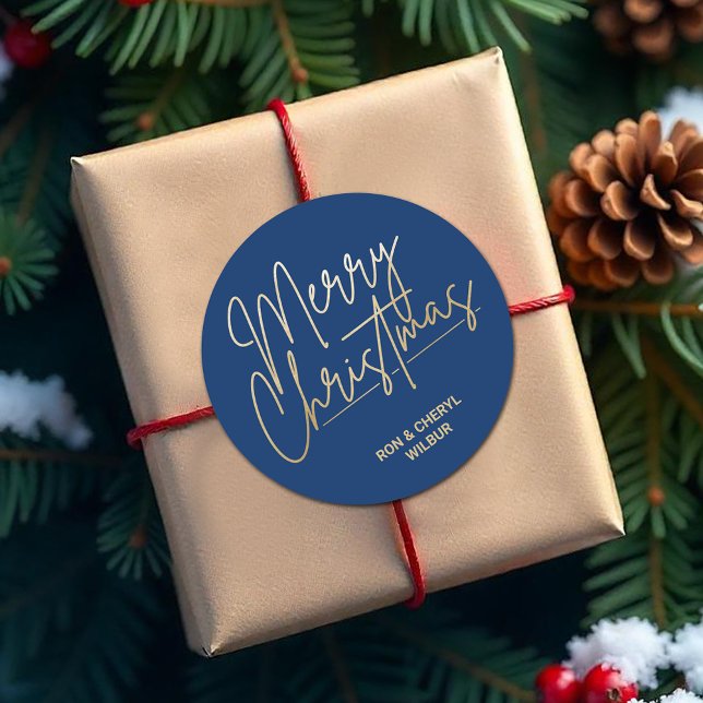 Adesivo Redondo Dourado roteiro Feliz Natal em Azul (Merry Christmas in gold script on blue 3" round stickers)