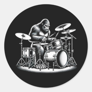Adesivo Redondo Drummer Bigfoot Sasquatch Tocando Tambores Músico