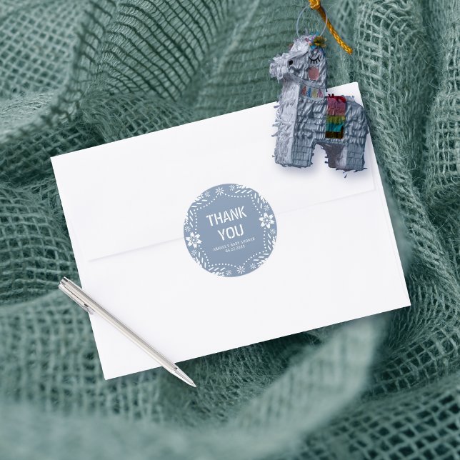 Adesivo Redondo Dusty azul papel picado Obrigado Chá (Criador carregado)