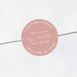 Adesivo Redondo Dusty Pink Rose Elegant Wedding Return Address<br><div class="desc">Um adesivo elegante preto e branco com seus nomes e endereço de retorno.</div>
