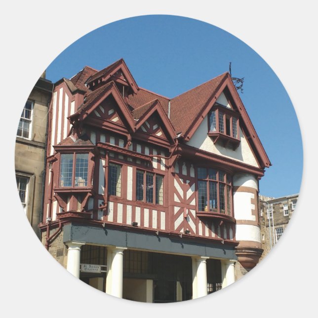 Adesivo Redondo Edifício de carvalho Tudor, Edimburgo, Escócia (Frente)