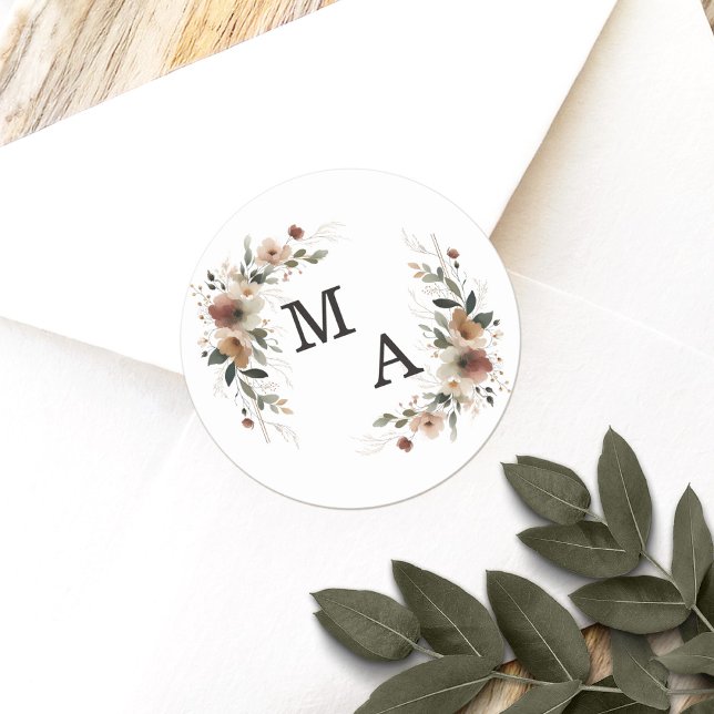 Adesivo Redondo Eethal Elegance Floral Wreath Wedding Monograma (Seal your wedding details with love using our custom monogram stickers, tailored for elegance.)