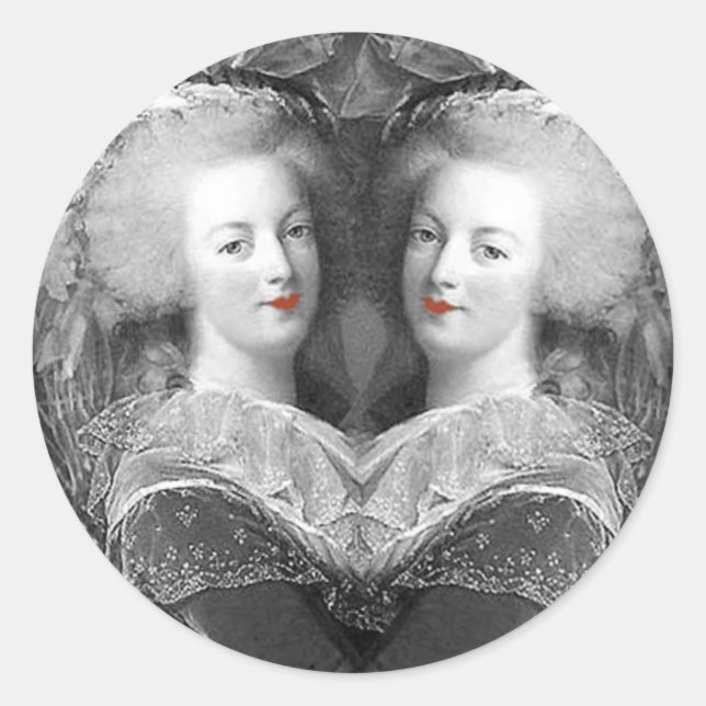 Adesivo Redondo Ela era o seu único conforto. (Frente)