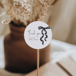 Adesivo Redondo Ela está dando o nó Chuva de Presentes Noiva Arco 