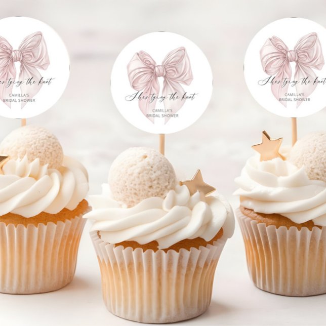 Adesivo Redondo Ela está dando o nó Despedida de Solteira  (Criador carregado)