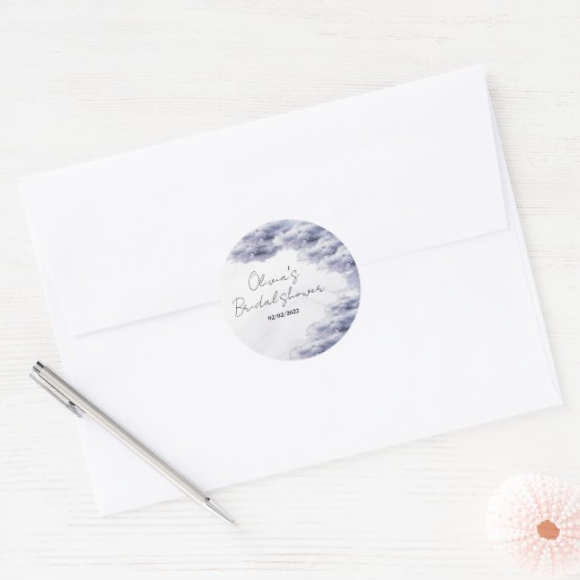 Adesivo Redondo Ela está no chá de panela da cloud nine (Envelope)