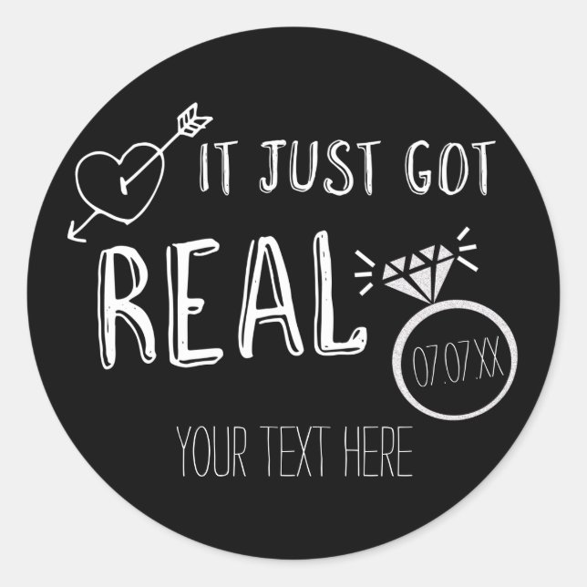 Adesivo Redondo ELE SÓ TEM Noivado REAL E Vinhetas (Frente)