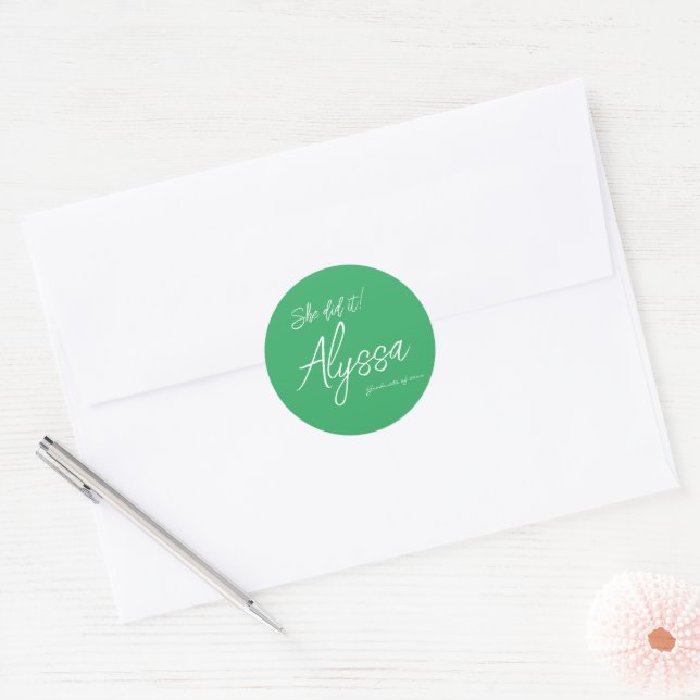 Adesivo Redondo Elegant Green Graduation Party She Did It (Envelope)