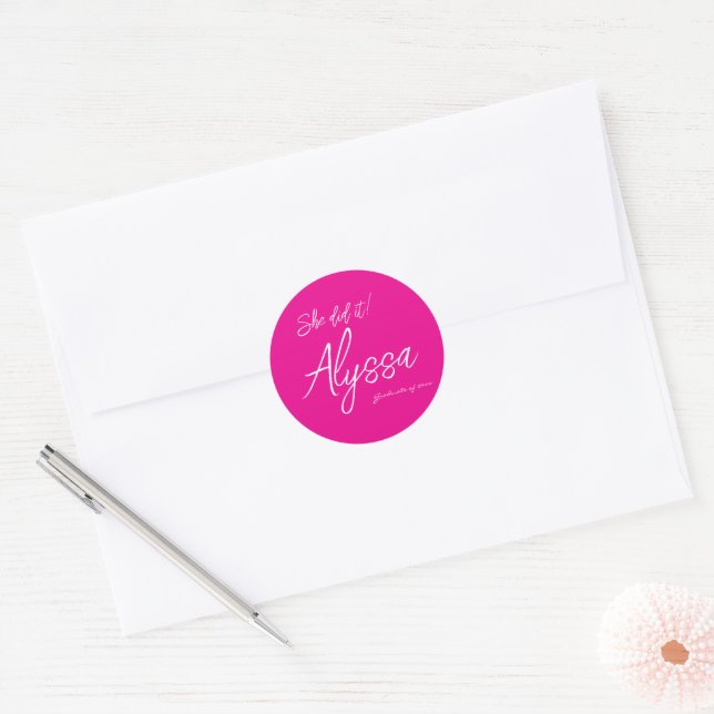 Adesivo Redondo Elegant Pink Graduation Party She Did It (Envelope)