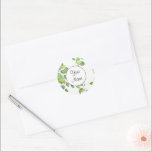 Adesivo Redondo Elegante aguarela folhagem verde botânica<br><div class="desc">Folhas verdes de eucalipto em aquarela.</div>