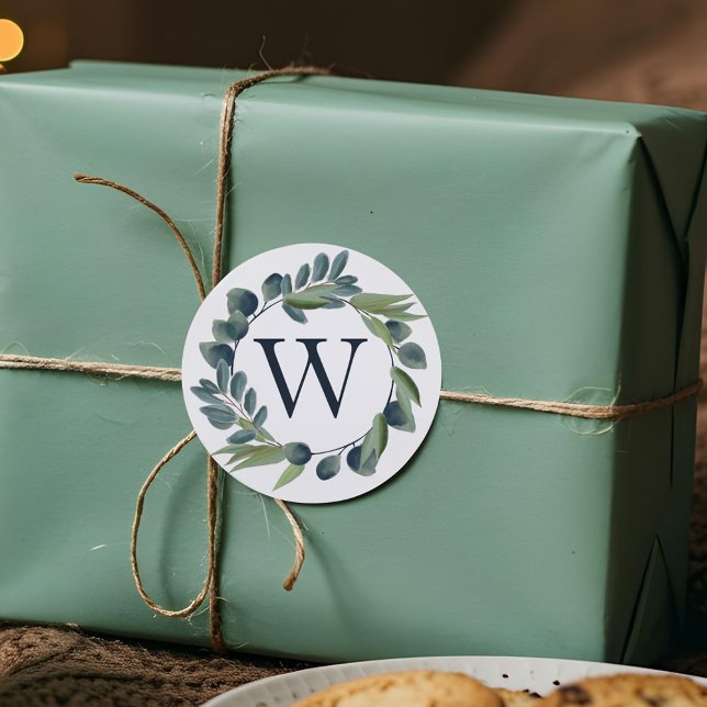 Adesivo Redondo Elegante Aquarela Inverno Foliage Monograma (Elegant Watercolor Winter Foliage Wreath Monogram Classic Round Sticker)