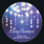 Adesivo Redondo Elegante Blue String Lights Merry Christmas Sticke<br><div class="desc">O Elegante String Lights Merry Christmas Sticker é colocado sobre um fundo azul com uma bela fonte escrita à mão!</div>