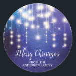 Adesivo Redondo Elegante Blue String Lights Merry Christmas Sticke<br><div class="desc">O Elegante String Lights Merry Christmas Sticker é colocado sobre um fundo azul com uma bela fonte escrita à mão!</div>