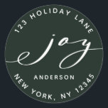 Adesivo Redondo Elegante Joy Green Christmas Return Endereço<br><div class="desc">Este adesivo na moda apresenta um elegante roteiro de alegria com o nome da família e o endereço de retorno em um fundo verde (cor de fundo alterável). Para personalização mais avançada deste design,  clique no link "personalizar mais".</div>