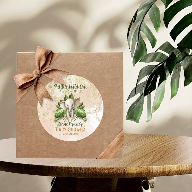 Adesivo Redondo Elephant Little Wild One Está A Caminho Do Chá de  (Elephant A Little Wild One Is On The Way Baby Shower Classic Round Sticker)