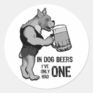 Adesivo Redondo Em Cervejas De Cachorro Para Fundo Leve
