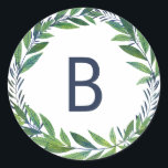 Adesivo Redondo Emerald Greenery Casando Monograma<br><div class="desc">Adesivo monograma com uma coroa de folhas desenhada à mão em diferentes tons de verde e azul.</div>