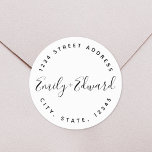 Adesivo Redondo Endereço Circular de Casamento de Nomes de Casais<br><div class="desc">Etiquetas de endereços circulares de retorno personalizadas com casal/noiva personalizado e nomes de noivo na caligrafia manual moderna. Excelente para decorar envelopes de casamento,  presentes,  favores,  novos anúncios de casa,  e muito mais!</div>