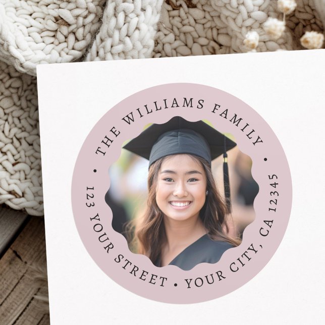 Adesivo Redondo Endereço de retorno de formatura do rosa taupe (Photo rose mauve graduation return address classic round sticker)