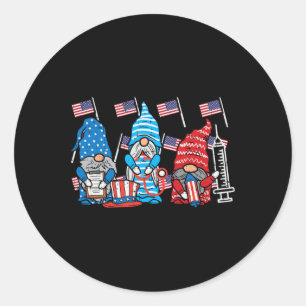 Adesivo Redondo Enfermeira dos Gnomos Americanos 4 De Julho Scrub