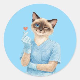 Adesivo Redondo Enfermeira Gata com Mini Coração enviando Amor