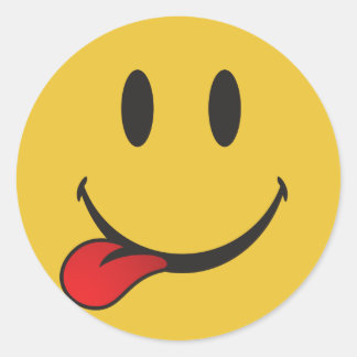 Adesivo Redondo Engraçado e bonito esticando a língua Emoji