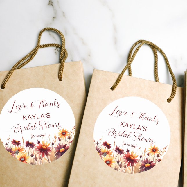 Adesivo Redondo Enlove dálias bordô favor de chá de noiva (Fall in love bridal shower thank you favor gift stickers burgundy orange dahlias daisies wildflowers)