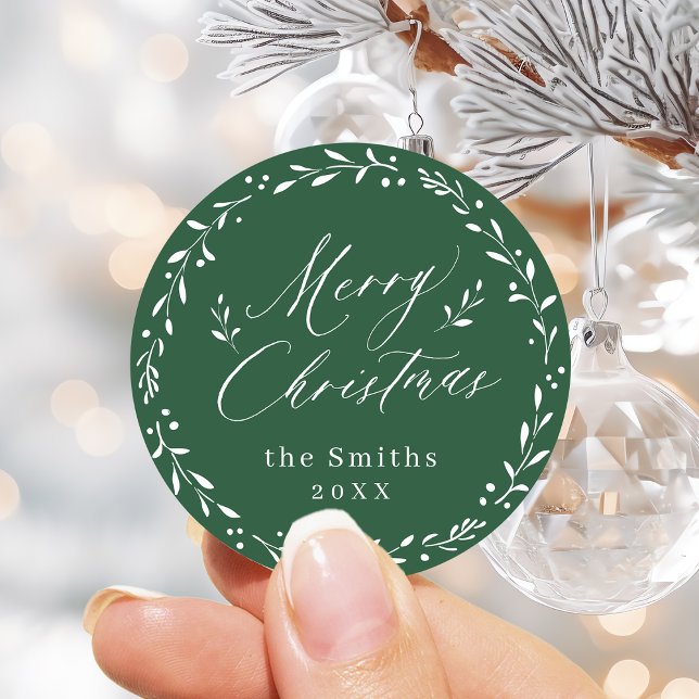 Adesivo Redondo Escrito Verde Moderno Presente de Natal Feliz (Green Modern script Merry Christmas Holiday Gift Classic Round Sticker)