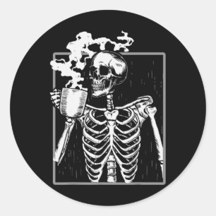 Adesivo Redondo Esqueleto Amante de Café Engraçado Sku de Hallowee