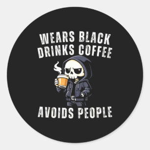 Adesivo Redondo Esqueleto engraçado usa preto bebe café evita