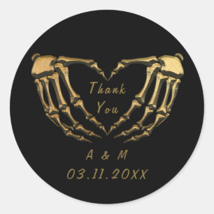 Adesivo Redondo Esqueleto Ouro Preto Mãos Góticas Forma de Coração