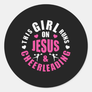 Adesivo Redondo Essa Garota Corre Com Jesus E Garotas de Cheerlead