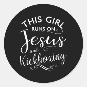 Adesivo Redondo Esta Garota Corre Com Jesus E Arte Marcial De Kick