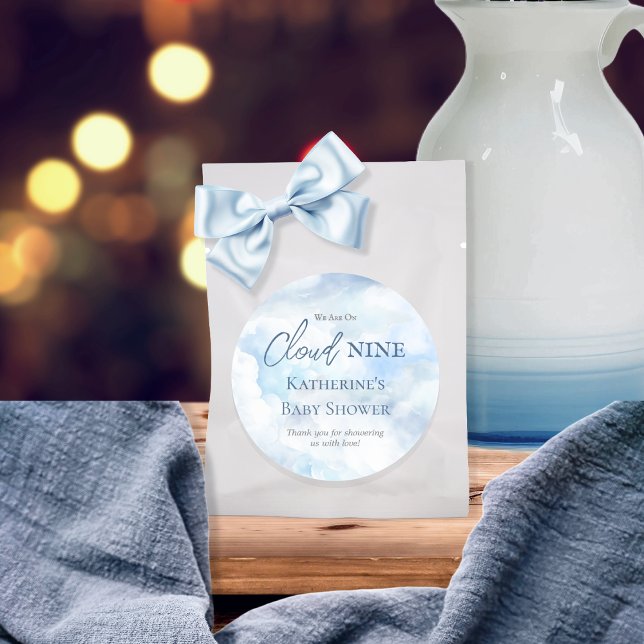 Adesivo Redondo Estamos No Chá de fraldas Nine Blue Boy ("We Are On Cloud Nine"  Blue Boy Baby Shower Favor Classic Round Sticker)