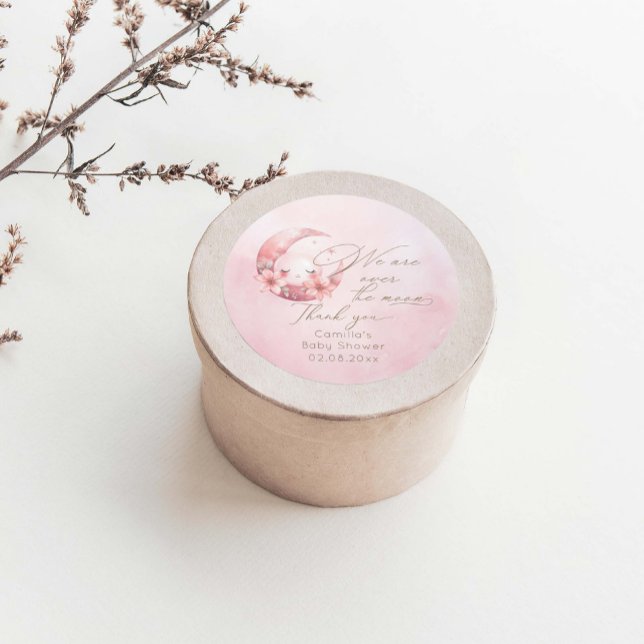 Adesivo Redondo Estamos Sobre O Chá de fraldas Da Moon Girl (Criador carregado)