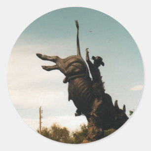 Adesivo Redondo Estátua de um bullrider(kkincade12)