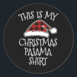 Adesivo Redondo Este É O Meu Natal Pajama Xmas Buffalo Xadrez Verm<br><div class="desc">Este É O Meu Natal Pajama Xmas Buffalo Xadrez Vermelha</div>