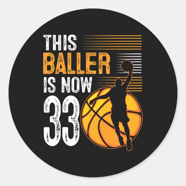 Adesivo Redondo Este Jogador Tem 33 Anos De Basquete 33º Bi (Frente)