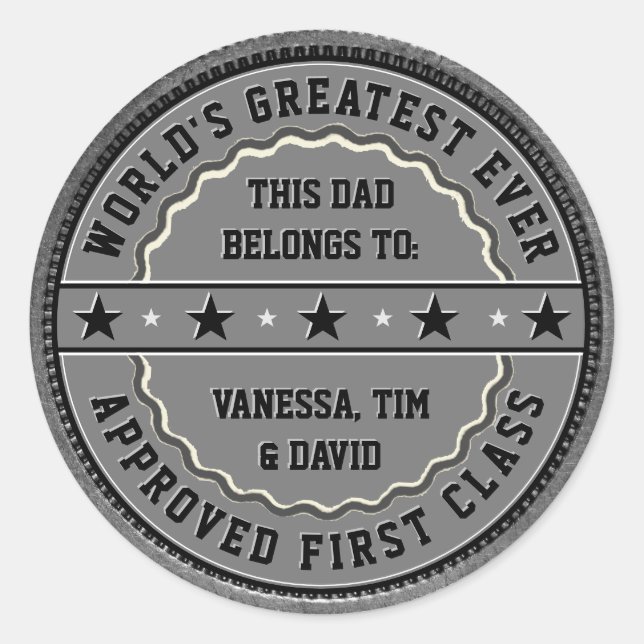 Adesivo Redondo Este Pai Nunca Maior pertence a: Seu(s) nome(s) (Frente)