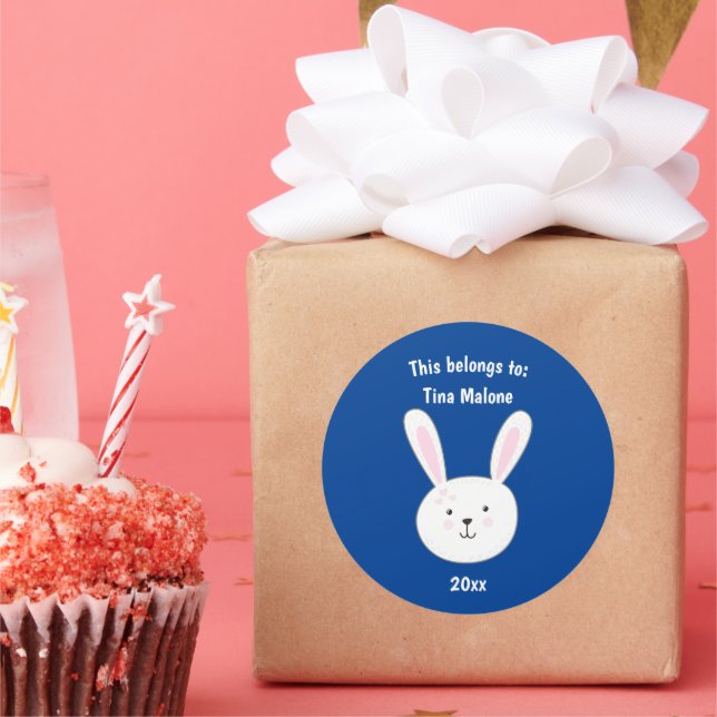 Adesivo Redondo Este Pertence à face do coelho azul escuro da esco (Festa)