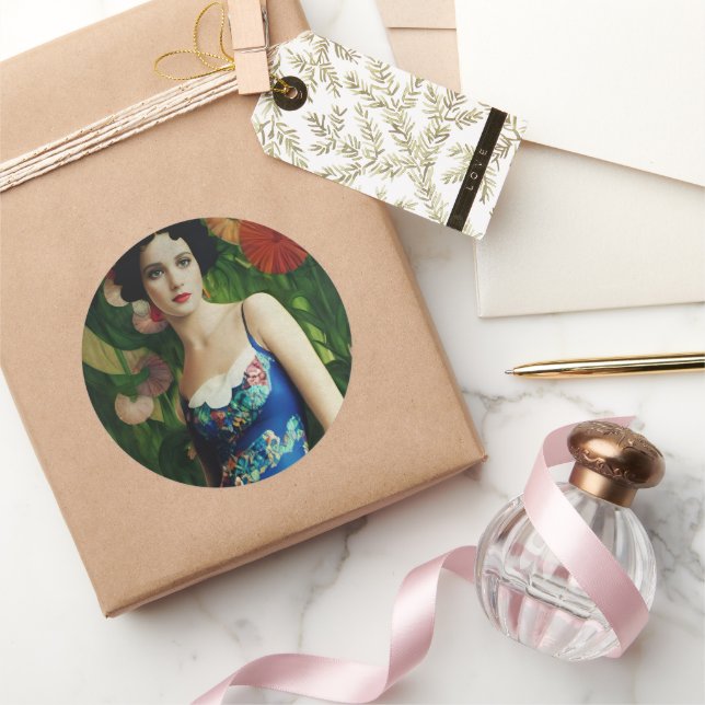 Adesivo Redondo Estilo Deco Elegante Mulher com Flores Grandes (Presentear)