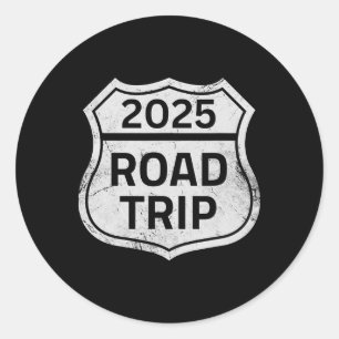 Adesivo Redondo Estrada Trip 2025 Assinar Férias do Grupo de Corre