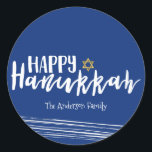 Adesivo Redondo Estrela Feliz de Hanukkah do David Sticker Gift Ta<br><div class="desc">Uma bela e na moda Feliz Estrela Hanukkah de David Sticker Gift Tag é perfeita para as suas necessidades de doação de presente de férias. Há outros produtos que combinam com este design.</div>