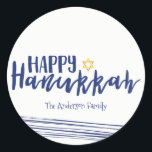 Adesivo Redondo Estrela Feliz de Hanukkah do David Sticker Gift Ta<br><div class="desc">Uma bela e na moda Feliz Estrela Hanukkah de David Sticker Gift Tag é perfeita para as suas necessidades de doação de presente de férias. Há outros produtos que combinam com este design.</div>