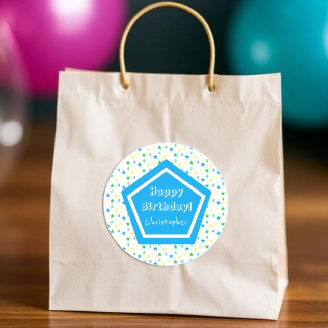 Adesivo Redondo Estrelas Coloridas Rapazes 4º Aniversário (Criador carregado)