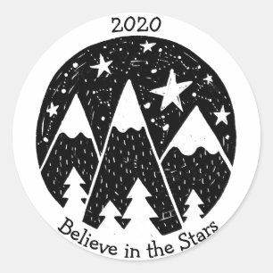 Adesivo Redondo Estrelas e constelações Montanhas Snowy Pine B/W