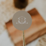 Adesivo Redondo Eterno Vinha Monograma Crest Dusty Beige<br><div class="desc">Elegante verde botânico enfeitado em crista,  monograma de casamento,  adesivo bege.</div>