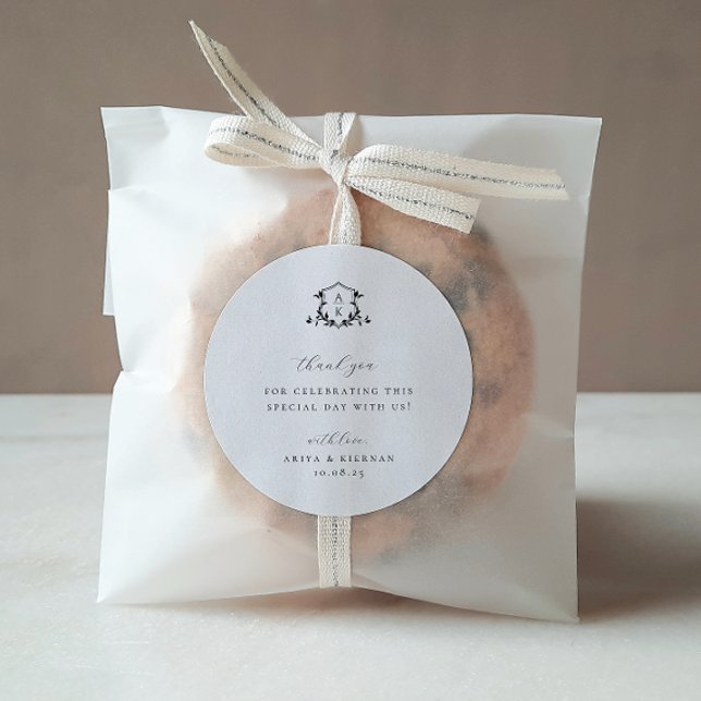 Adesivo Redondo Eternos Vinhas Negras Crest Monograma de Casamento (Criador carregado)